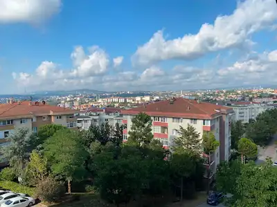 REMAX ASHILL ÜSKÜDAR BAHÇELIEVLER SITE IÇI KIRALIK ARA KAT 3+1