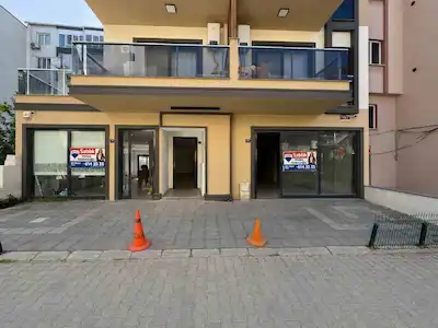 MERKEZDE ÇEVRE YOLU YAKINI - YATIRIMLIK GENİŞ MAĞAZA & DÜKKAN