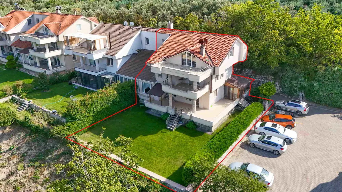 REMAX AREA DAN HAVUZ, BAHÇE EŞYALI SATILIK DENIZ MANZARALI VILLA