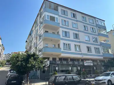 RE/MAX ŞEHİR'DEN ÇINARCIK MERKEZDE SATILIK DAİRE