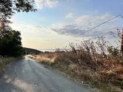 GÜNEYLI'DE DENIZE YAKIN, YATIRIMLIK 300 M² SATILIK ARSA