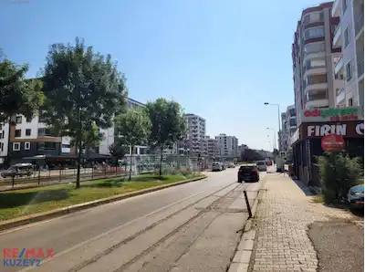 ATAKUM’DA TRAMVAYA CEPHE 220 M² NET KİRALIK DÜKKAN T