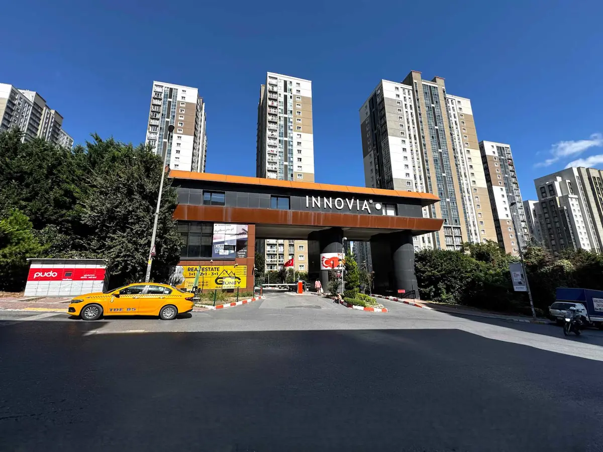 SATILIK 2+1 DAİRE HAVUZ VE PEYZAJ CEPHE BOŞ HEMEN TESLİM 3