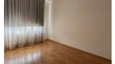 ODUNPAZARI’NDA 3+1 | 135 M² NET | YÜKSEK GİRİŞ | BALKONLU, DOĞALGAZ KOMBİLİ SATILIK DAİRE