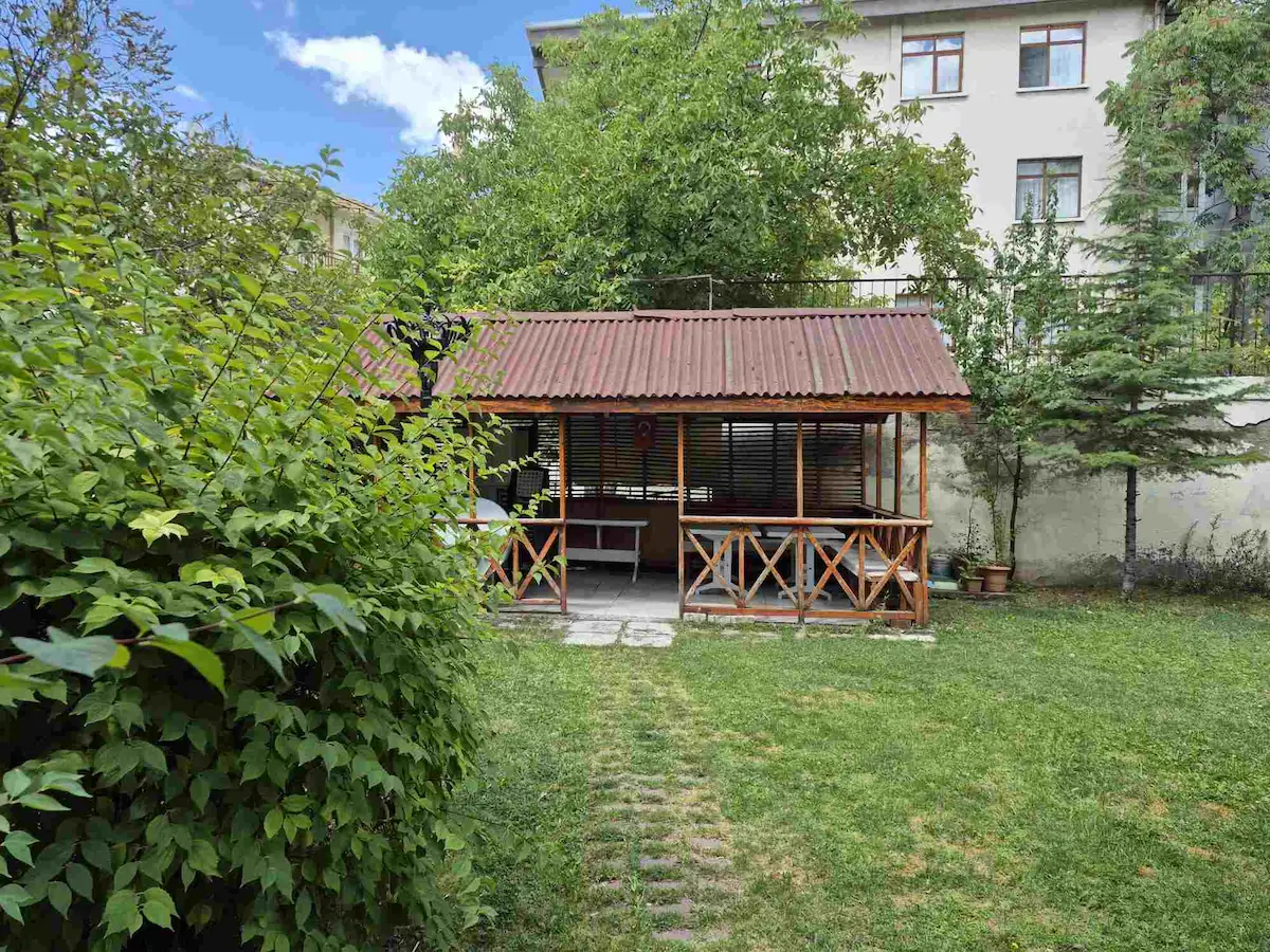 REMAX LEVEL'DAN KAVACIK SUBAYEVLERİNDE 3+1 ARAKAT SATILIK DAİRE