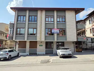 REMAX LEVEL'DAN KAVACIK SUBAYEVLERİNDE 3+1 ARAKAT SATILIK DAİRE