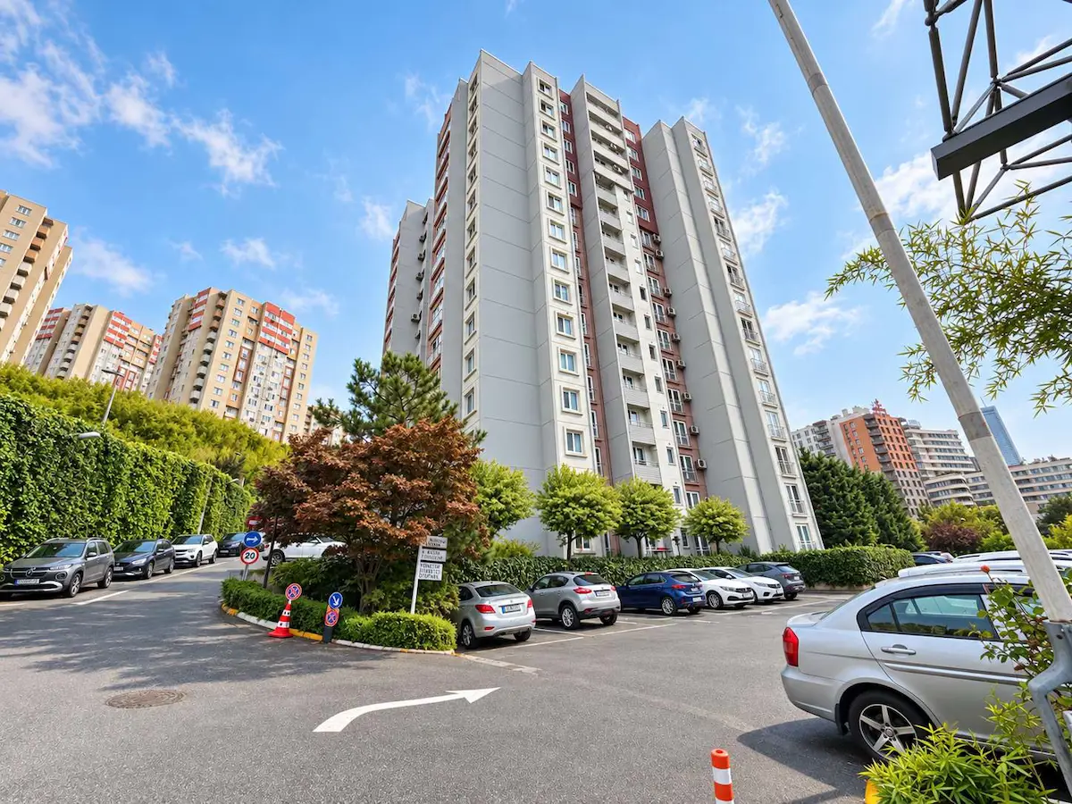 FİNANS MERKEZİ KARŞISI SOYAK BAMBU REZİDANS SATILIK 2+1 DAİRE