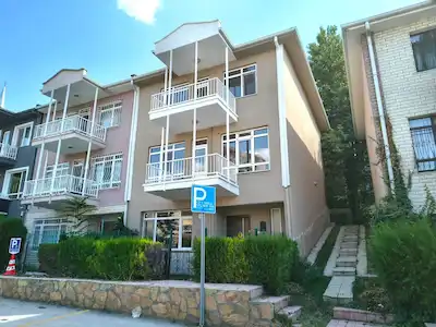 KAFKAS SİTESİ GORDİON AVM KARŞISI KİRALIK VİLLA İŞYERİNE