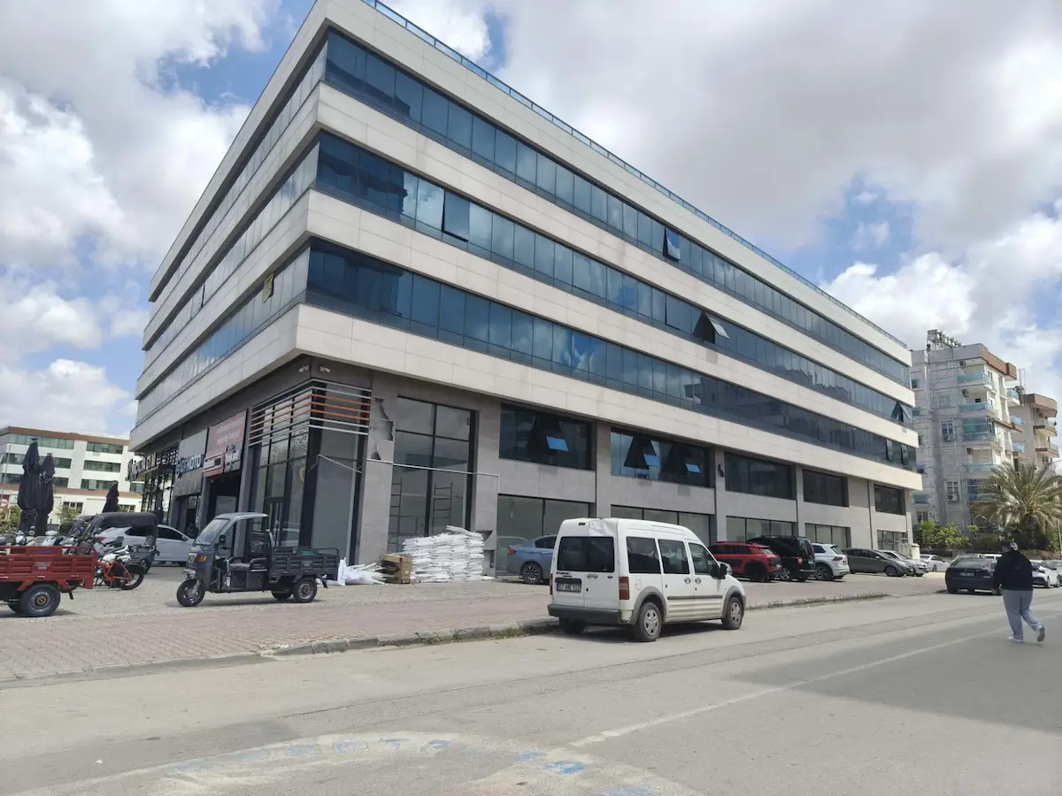 MURATPAŞA YENİGÜN ÇAMLILAR PLAZA’DA KİRALIK PRESTİJLİ OFİS (3. KAT)