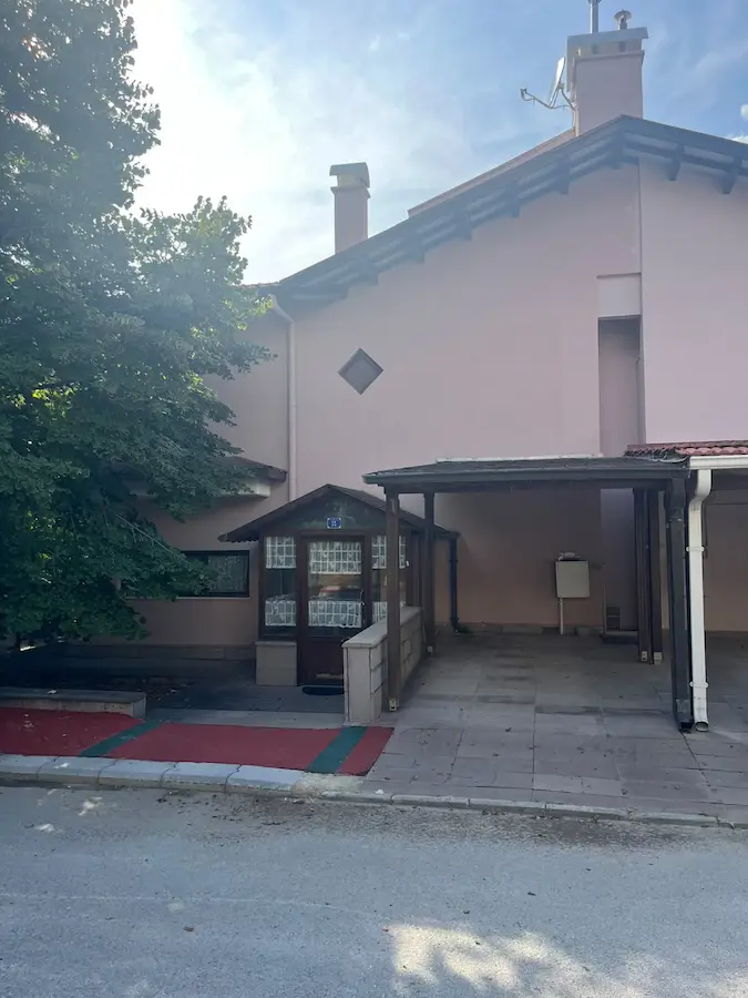 ÇAYYOLU BEYTEPE ALACAKÖY SITESINDE 7/24 GÜVENLIKLI 5+2 SATILIK VILLA