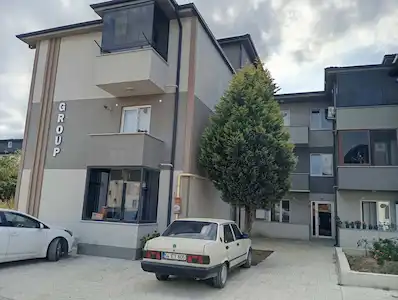 REMAX HÜR ALI KUTANIS'TEN AKYAZI'DA KIRALIK 1+1 DAIRE