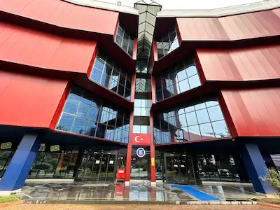 REMAX ADVANTAGE'DEN BUTTİM ALIŞVERİŞ MERKEZİNDE KAT 5 DE 66 M2 KİRALIK OFİS/ DÜKKAN