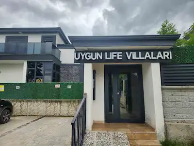 KARTEPE SARIMEŞE'DE 4+1 FULL EŞYALI KİRALIK VİLLA