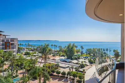 KONYAALTI'NDA DENİZE SIFIR FULL MANZARALI 180 M2 ZEBRANO TASARIM