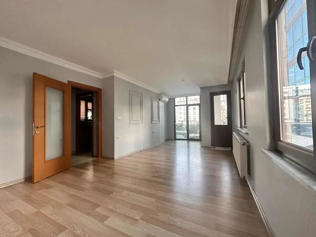 KARTAL ATALAR’DA 2+1 | KATTA TEK DAİRE | 2 BALKON | ANKASTRE | ASANSÖRLÜ