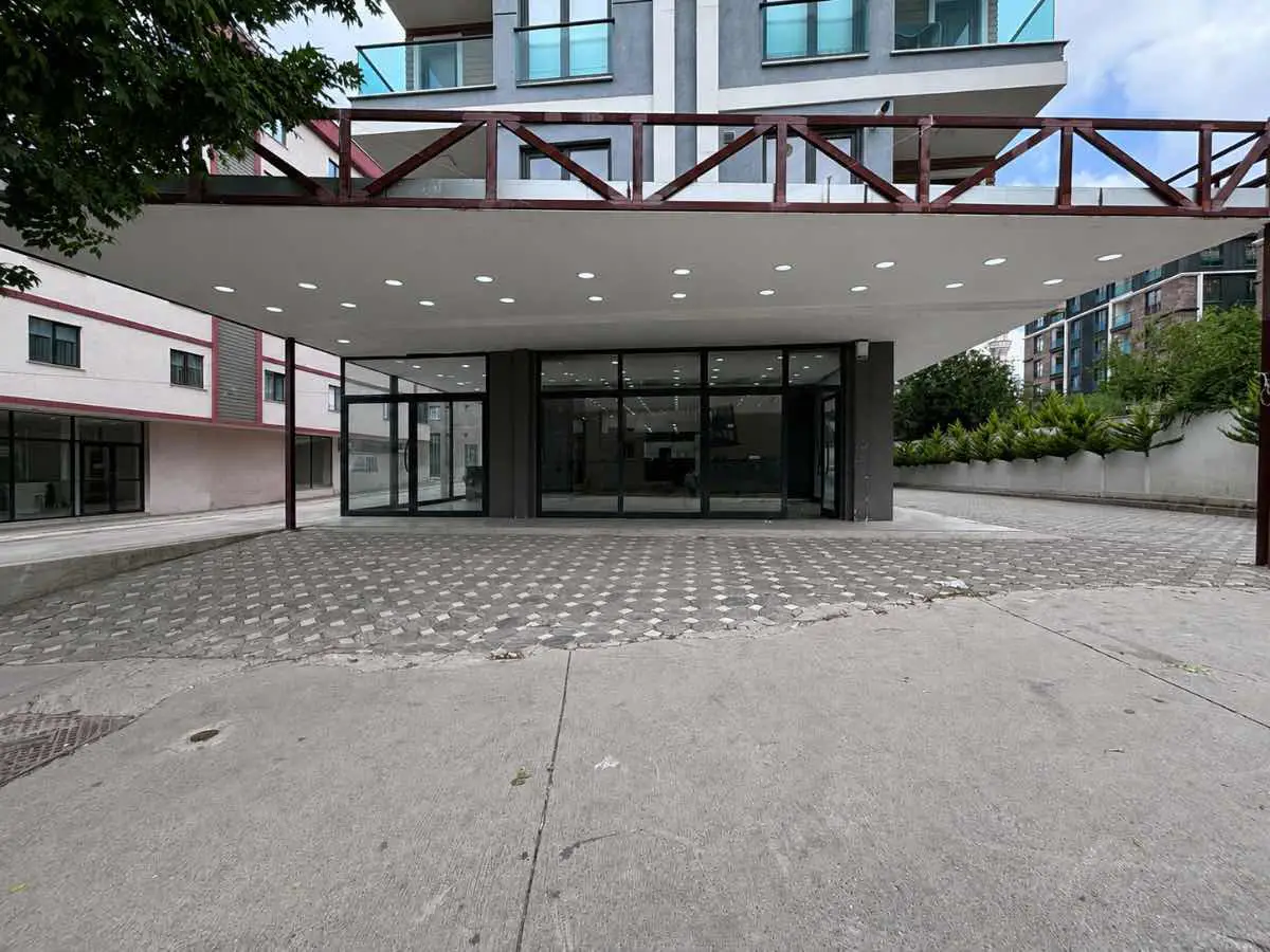 CADDE ÜZERİ KDV AVANTAJLI DEPOLU 435 M2 KİRALIK DÜKKAN 2
