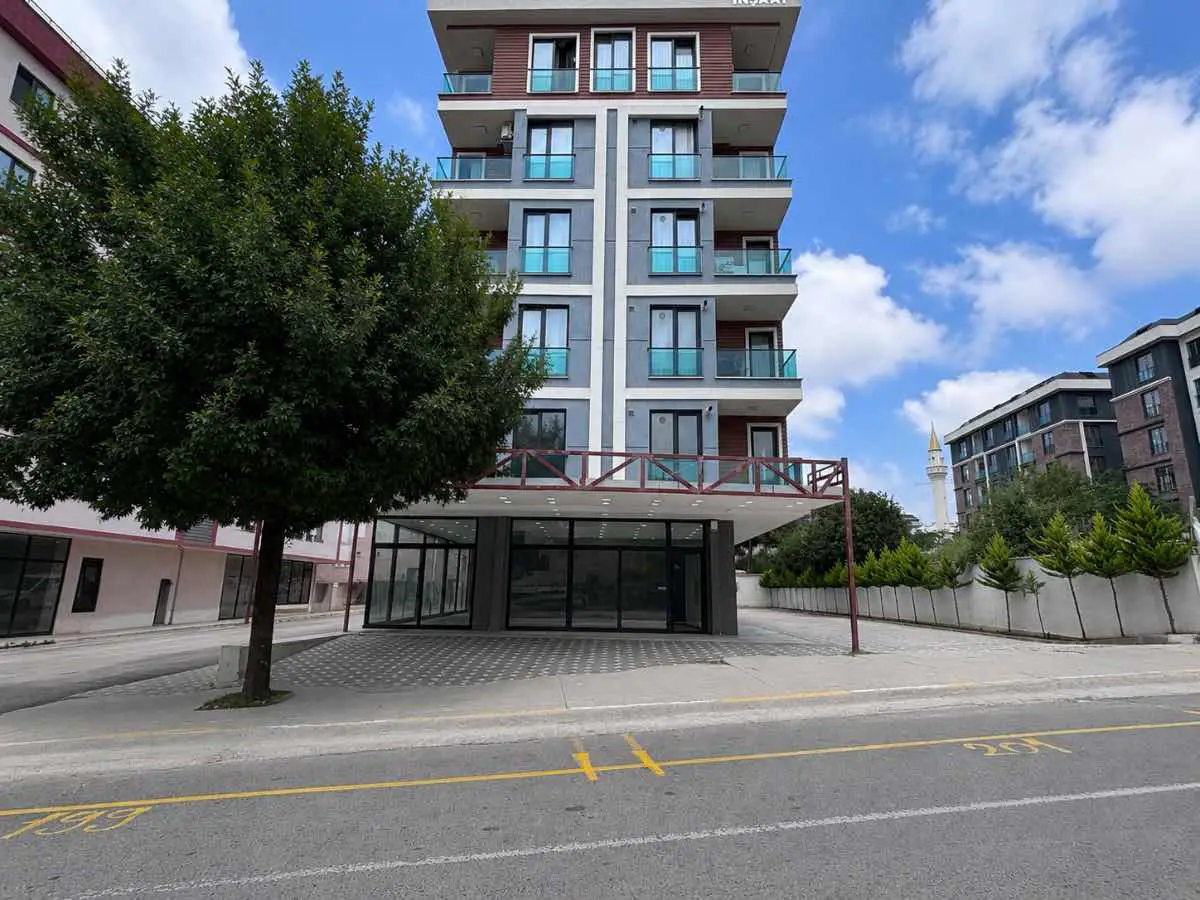 CADDE ÜZERİ KDV AVANTAJLI DEPOLU 435 M2 KİRALIK DÜKKAN