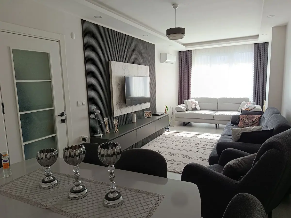 AVCILAR’IN MERKEZİNDE 3+1 | EBEVEYN BANYOLU | BALKONLU | ASANSÖRLÜ | SATILIK DAİRE