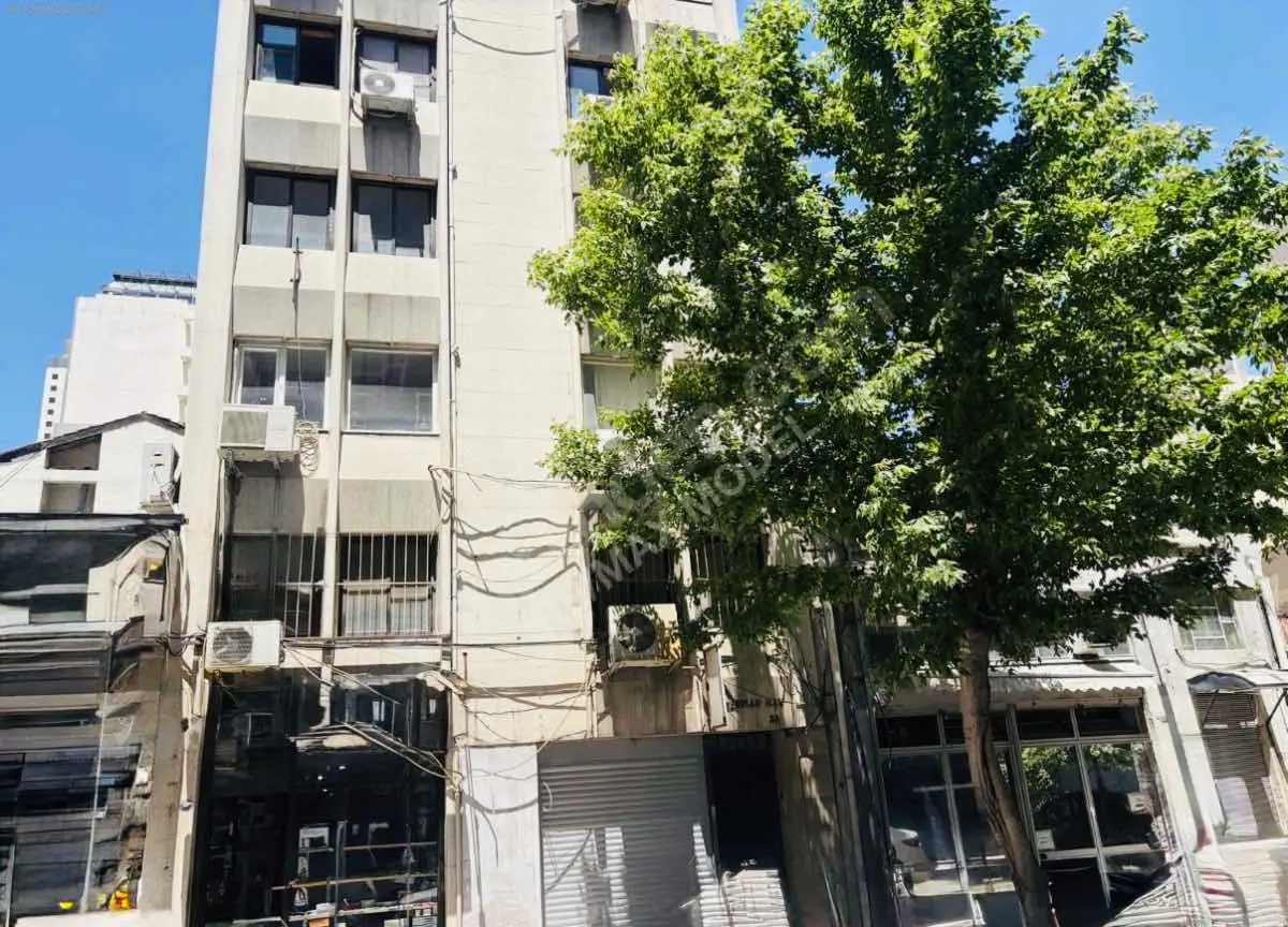 KONAK İSMET KAPTAN MH. SATILIK BÜRO