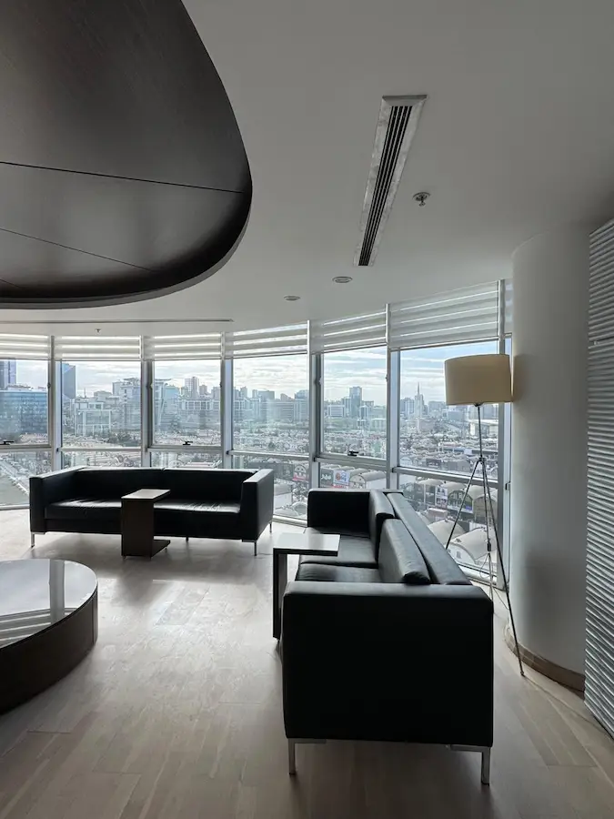 İSTOÇ C BLOK’TA PRESTİJLİ VE TAM DONANIMLI 563 M² KURUMSAL OFİS – SATILIK
