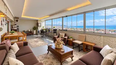BAHÇELİEVLER’DE DUBLEX 270 M² NET, 5+2 GENİŞ DAİRE | 5. KAT | BALKONLU | KREDİYE UYGUN