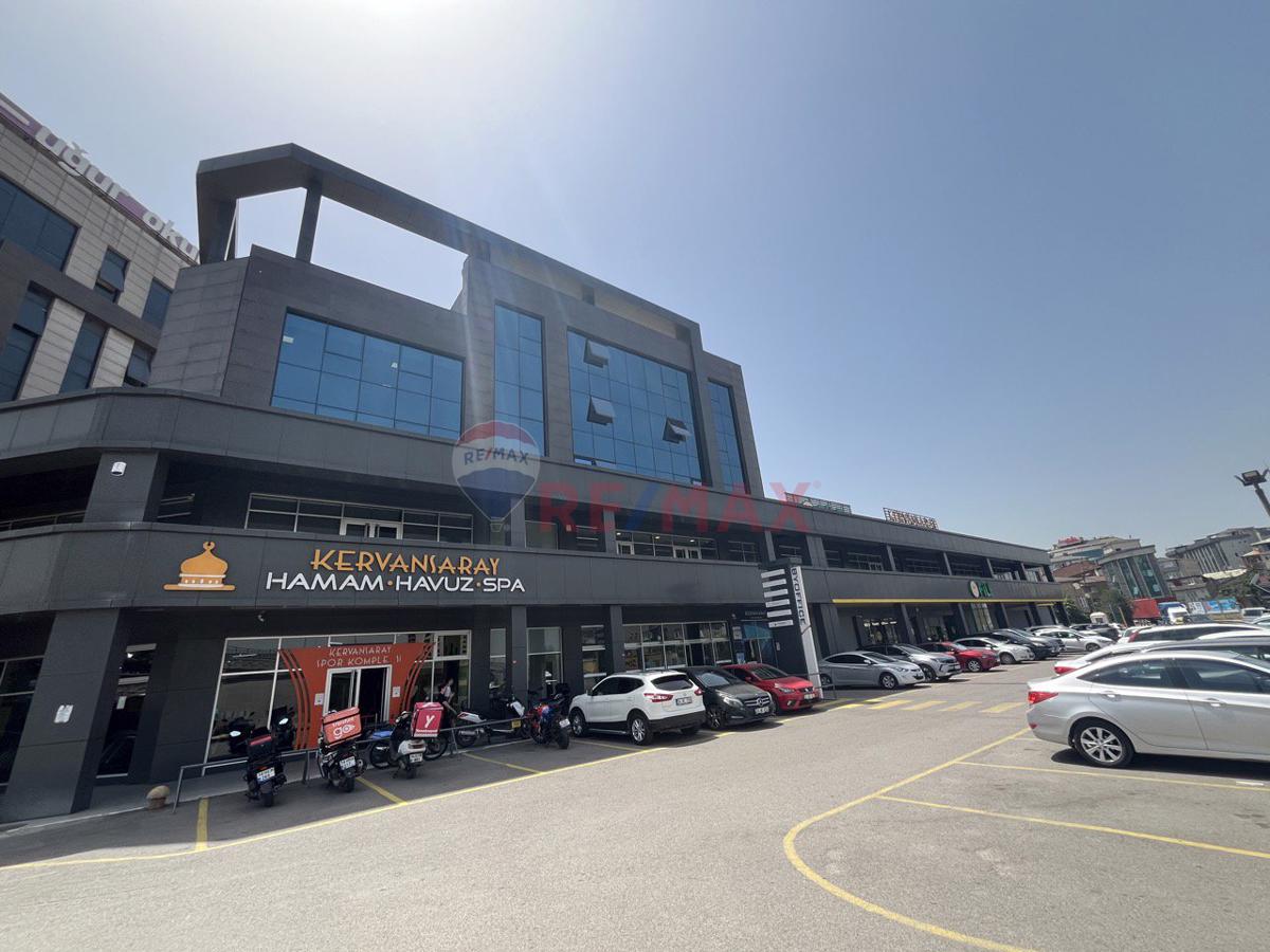 Sultanbeyli TEM Otoyolu Üzerinde Teraslı 486 m2 Kiralık Ofis