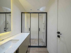 ZEKERIYAKÖYDE OTURUMA HAZIR YENI BUTIK SITEDE ÖZEL HAVUZLU MODERN SATILIK VILLALAR