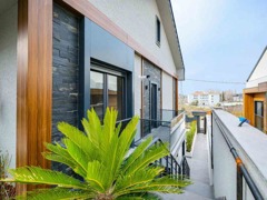 ZEKERIYAKÖYDE OTURUMA HAZIR YENI BUTIK SITEDE ÖZEL HAVUZLU MODERN SATILIK VILLALAR