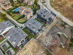 ZEKERIYAKÖYDE OTURUMA HAZIR YENI BUTIK SITEDE ÖZEL HAVUZLU MODERN SATILIK VILLALAR