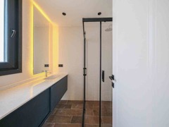 ZEKERIYAKÖYDE OTURUMA HAZIR YENI BUTIK SITEDE ÖZEL HAVUZLU MODERN SATILIK VILLALAR