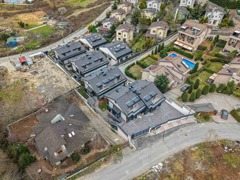 ZEKERIYAKÖYDE OTURUMA HAZIR YENI BUTIK SITEDE ÖZEL HAVUZLU MODERN SATILIK VILLALAR