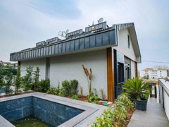 ZEKERIYAKÖYDE OTURUMA HAZIR YENI BUTIK SITEDE ÖZEL HAVUZLU MODERN SATILIK VILLALAR