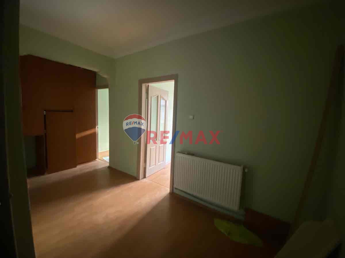 GÜRSEL MAHALLESİNDE KİRALIK DAİRE