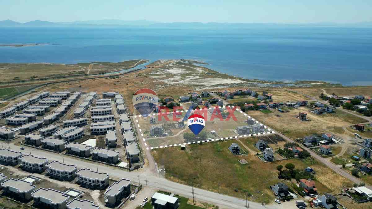AYVALIK ALTINOVA'DA 209 M2 SATILIK İMARLI ARSA