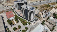 BATI YAKASINDA DAİRENİN HER YERİNDEN  GÖL - DENİZ VE ADALAR MANZARALI