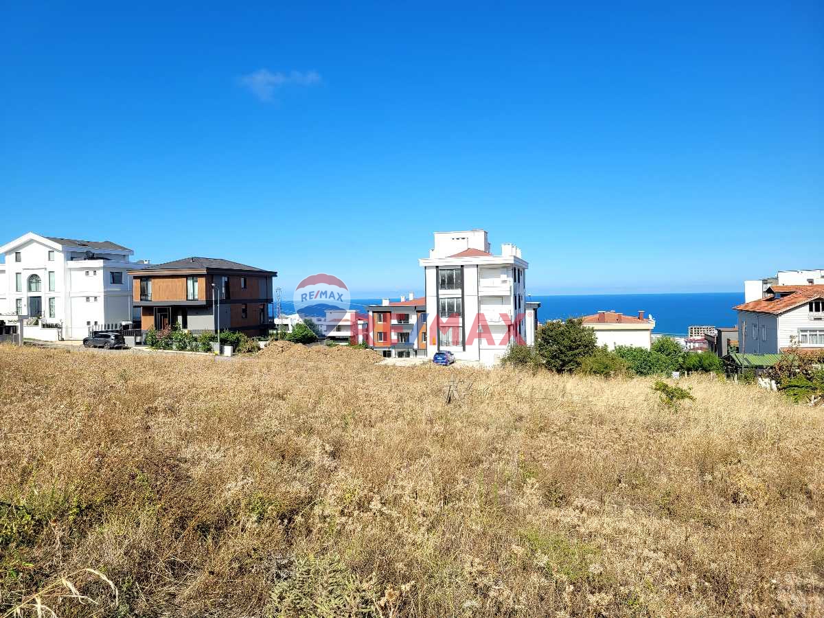 REMAX SEVCAN GÜRLEVİKTEN ATAKUM BÜYÜKOYUMCADA DENİZ MANZARALI KAT KARŞILIĞI ARSA
