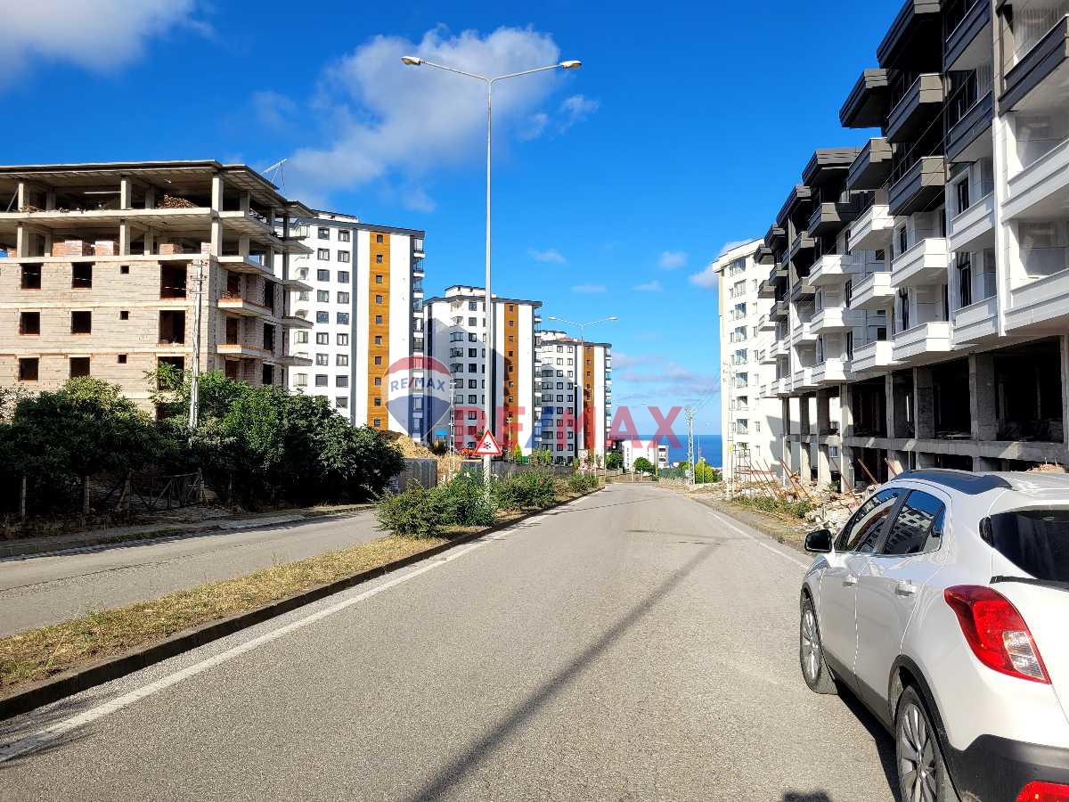 REMAX SEVCAN GÜRLEVİKTEN ATAKUM BÜYÜKOYUMCADA DENİZ MANZARALI KAT KARŞILIĞI ARSA
