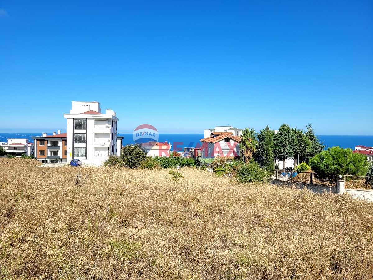 REMAX SEVCAN GÜRLEVİKTEN ATAKUM BÜYÜKOYUMCADA DENİZ MANZARALI KAT KARŞILIĞI ARSA