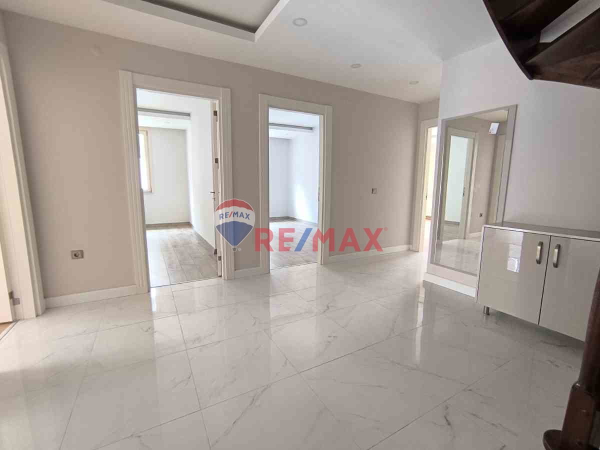 BEYLIKDUZU'NDE KIRALIK DUBLEKS