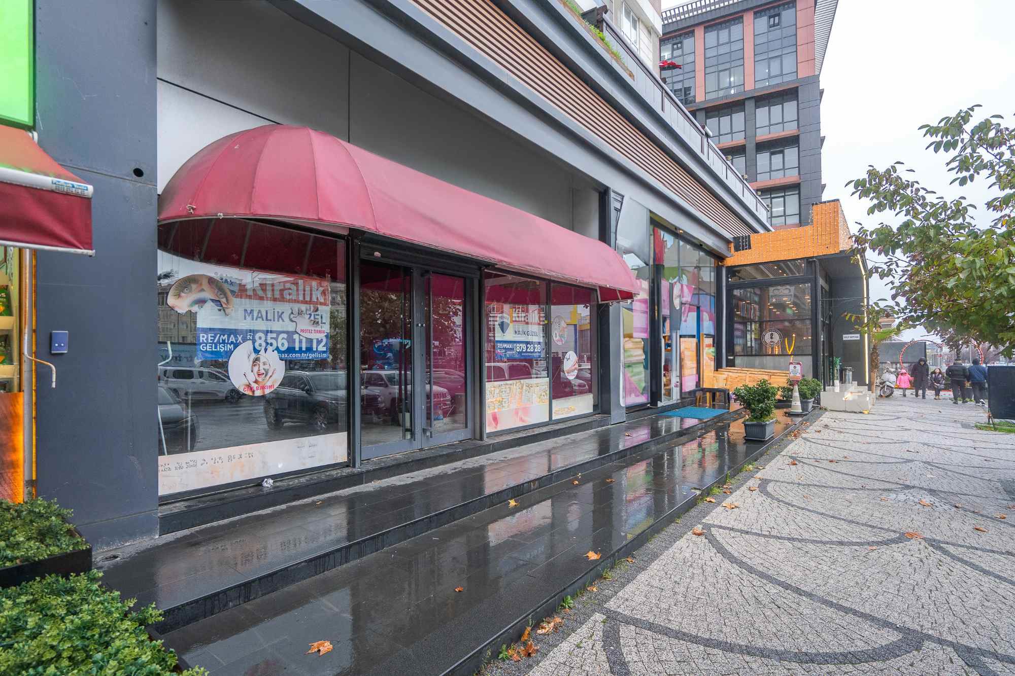 REMAX GELİŞİMDEN ALYA RESİDENCE ALTINDA CADDE ÜZERİ KİRALIK DÜKKAN