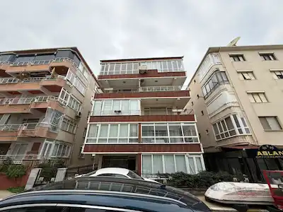 ÇINARCIK MERKEZDE ISKELEYE YAKIN 1+1 SATILIK EŞYALI DAIRE