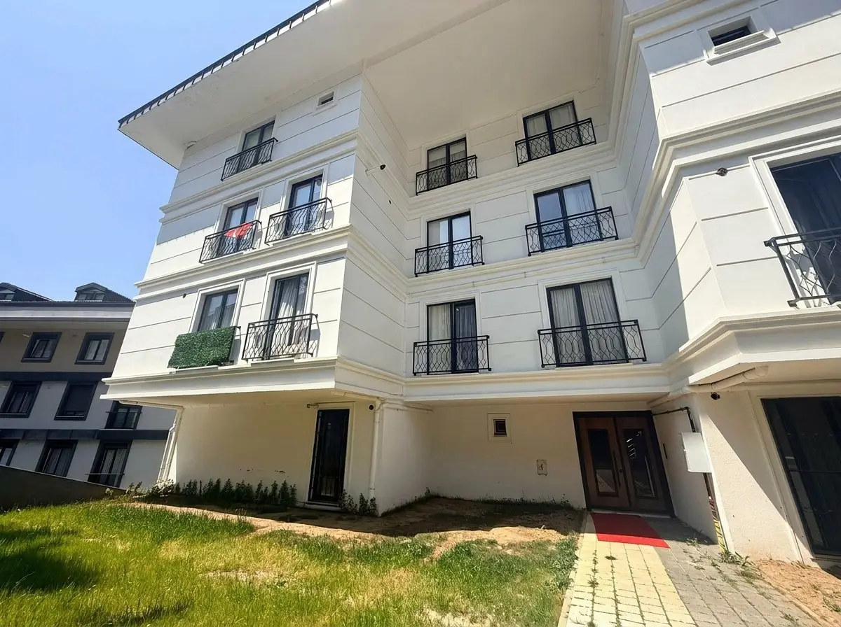 ÇENGELKÖY GÜZELTEPE 'DE YENİ BİNADA FERAH SATILIK 2+1 DAİRE