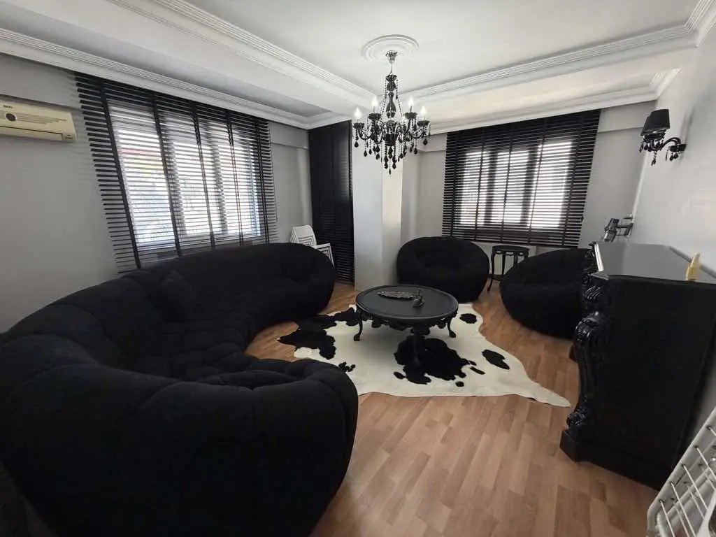 REMAX KAYA BAHÇELİEVLER ŞİRİNEVLER DE 3+1 SATILIK DAİRE 3