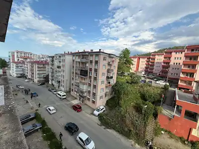 GEDİKKAYA MAHALLESİNDE HAVUZLU SİTEDE SATILIK DAİRE