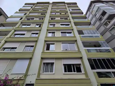 BASIN SİTESİ'NDE MERKEZİ KONUMDA 4+1 KİRALIK DAİRE