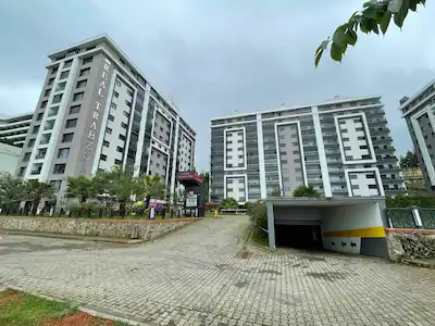 REALTRABZON SİTESİNDE YALINCAK KIYI ŞERİDİNİN EN UYGUN 2+1 120M2