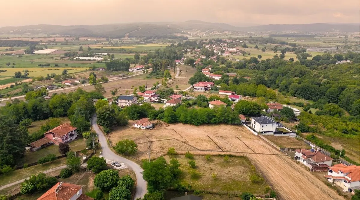 REMAX MAVI RIDVAN GEDİKTEN SÖĞÜTLÜ KURUDİLDE VİLLA PROJELİ HAZIR SATILIK ARSALAR