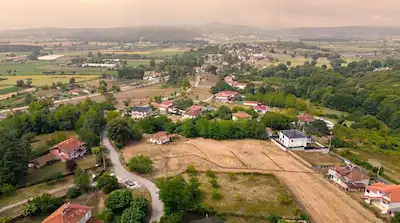 REMAX MAVI RIDVAN GEDİKTEN SÖĞÜTLÜ KURUDİLDE VİLLA PROJELİ HAZIR SATILIK ARSALAR