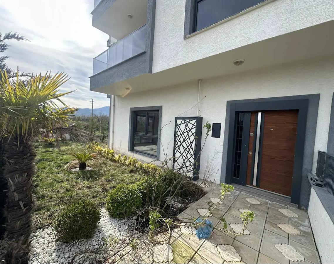 YALOVA ÇINARCIK ÇALICA ' DA MODERN SATILIK 6+2 İKİZ VİLLA