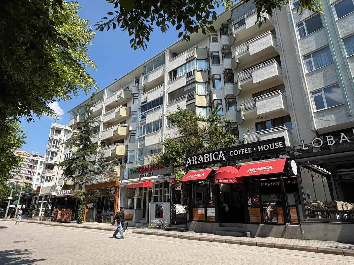 REMAX MOD'DAN ADALAR PORSUK BULVARINDA KİRALIK EŞYALI 3+1 DAİRE